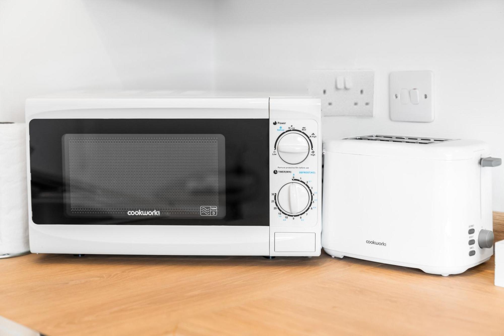 2 Bedroom Deluxe - Secure Parking - Wifi - Netflix - Rated - 27c Apartment